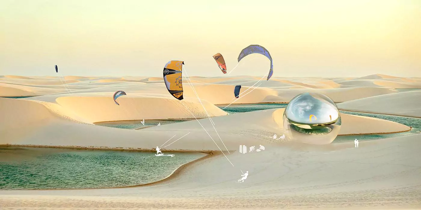 dünenlandschaft in der Abendsonne mit spiegelnder Kugel und butnen Kitesurfern
